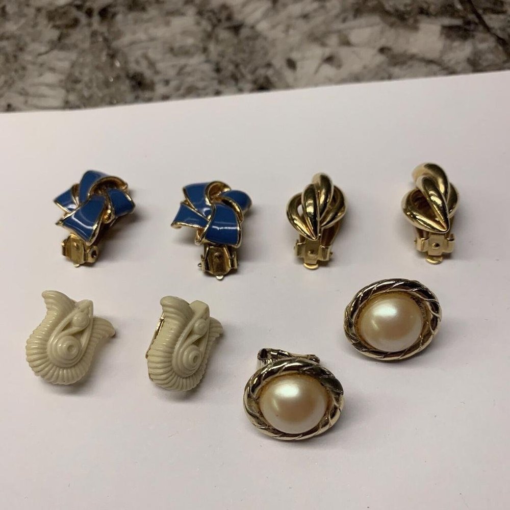 Lot Of 4 Vintage - Modern Costume Earrings Clip On Clip-on 1 Signed Avon